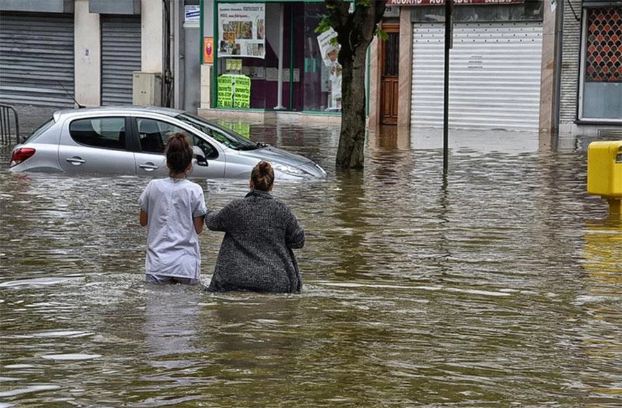 Έκτακτο δελτίο επιδείνωσης – Σ. Αρναούτογλου: «Κίνδυνος για αιφνίδιες πλημμύρες» – «Περιμένουμε πολύ νερό!»